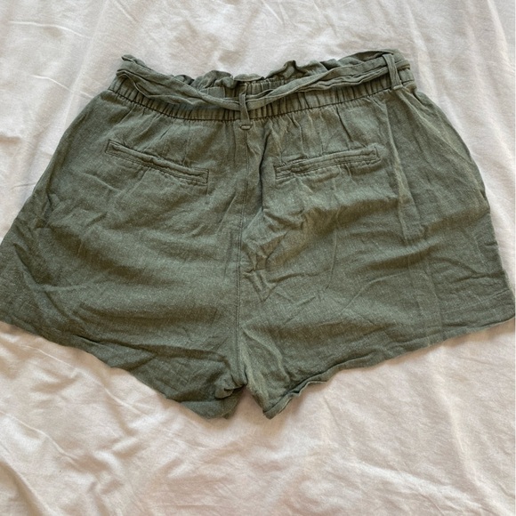 Old Navy Green Tie Shorts - Picture 2 of 3